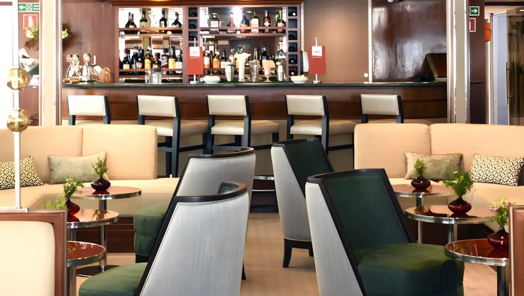 L'essenza del Douro: navigazione con partenza da Porto, tra le quintas di Pinhao e i vigneti di Regua