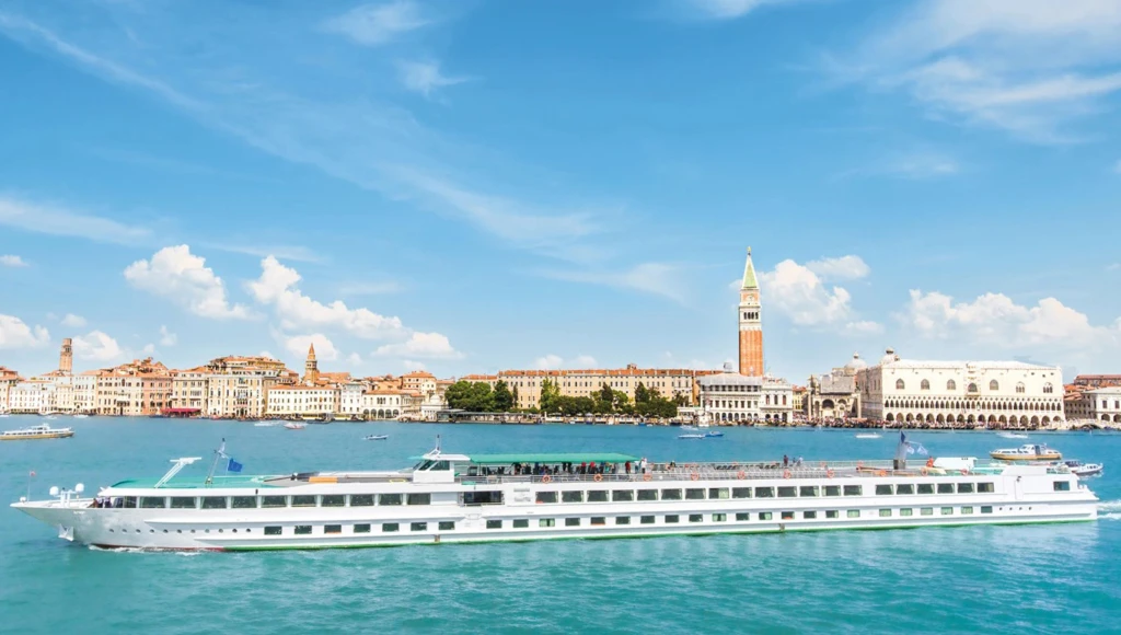 Treasures of Northern Italy: 9-day cruise on the Po River, from Venice to Mantua via Milan and Lake Como