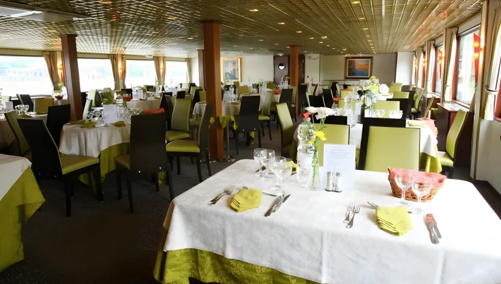 Relaxing cruise in Venice and its lagoon: a feast for the eyes and the taste buds