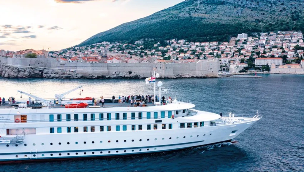 Cruceros marítimos por el Adriático : un encuentro excepcional con la naturaleza y la historia