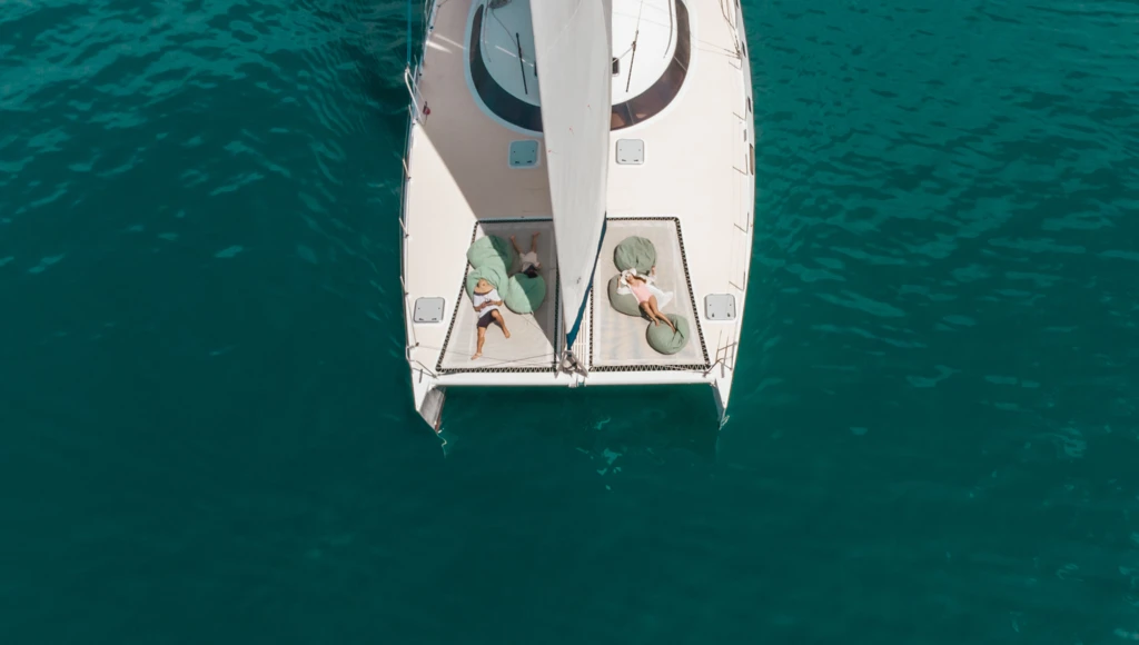 Lujo tropical: navegación excepcional entre Phuket, Koh Lanta y Koh Phi Phi Ley