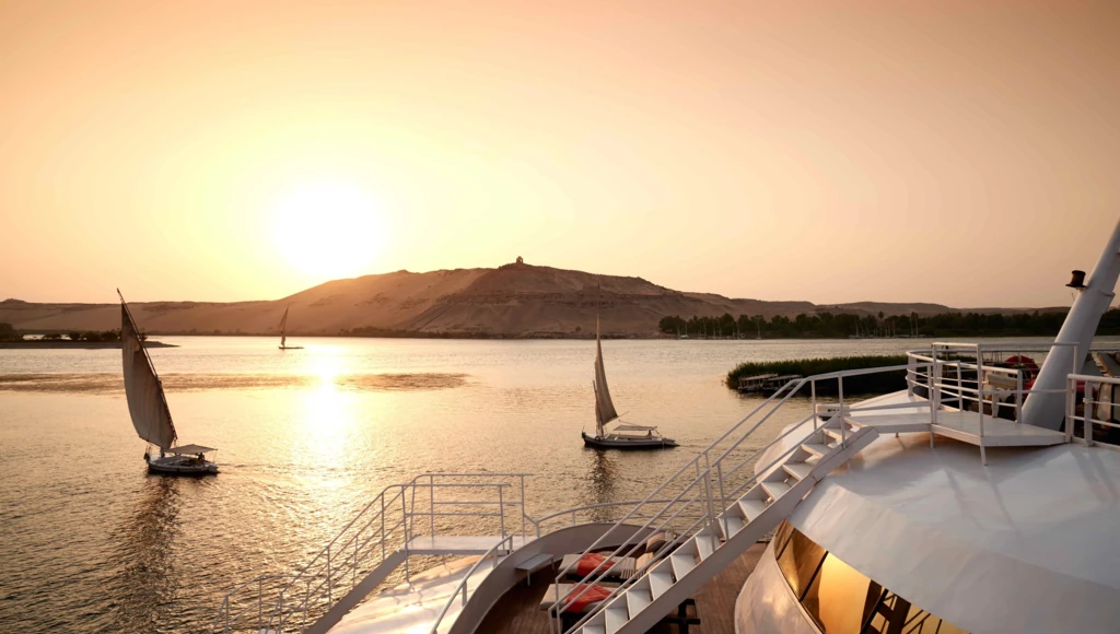 Prestigious cruise on the Nile between Aswan and Luxor