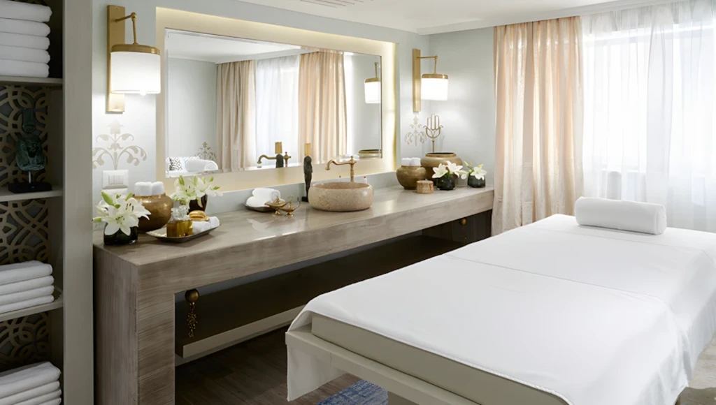 Prestigious cruise on the Nile between Aswan and Luxor