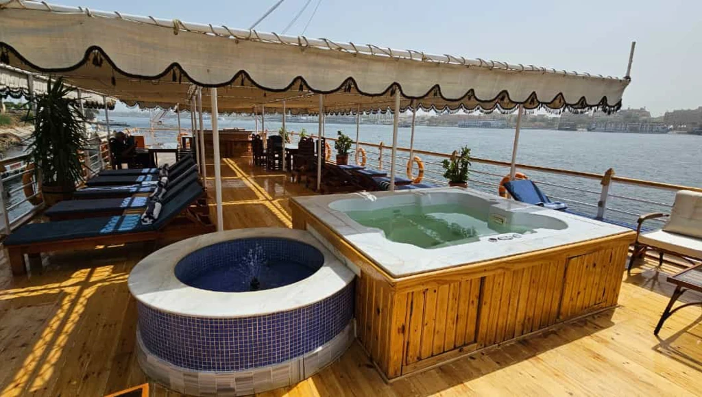 Somptueuse odyssée égyptienne : détente et découvertes culturelles le long du Nil, entre Louxor et Assouan