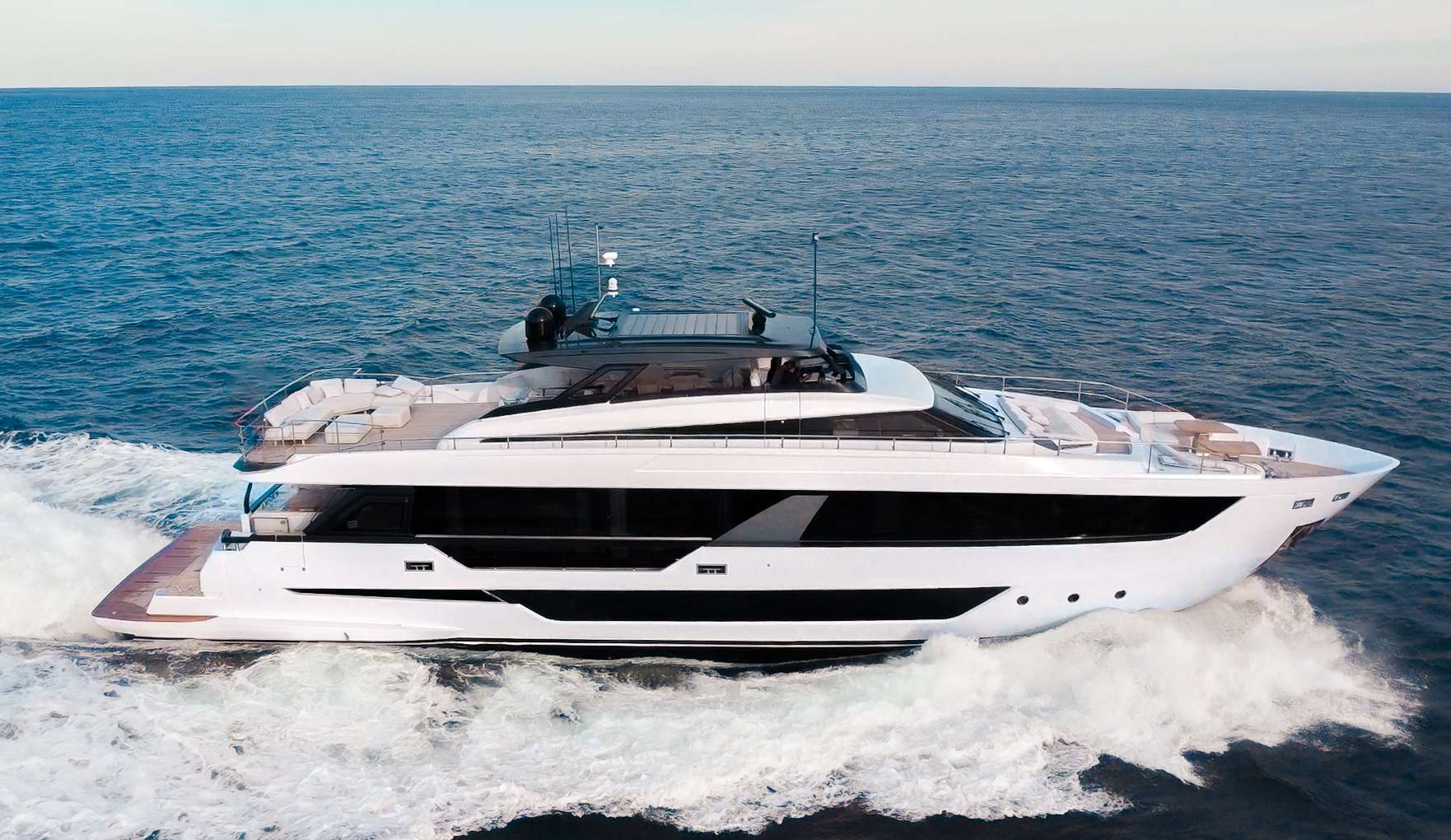 Ferretti 100