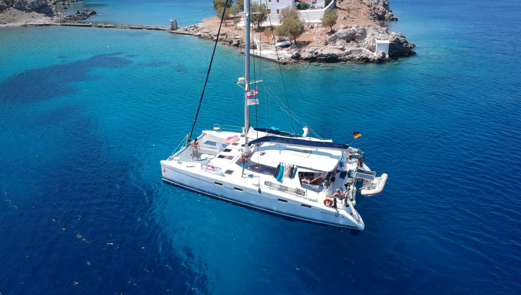 Una magica crociera tra baie paradisiache, mari cristallini, tartarughe e delfini