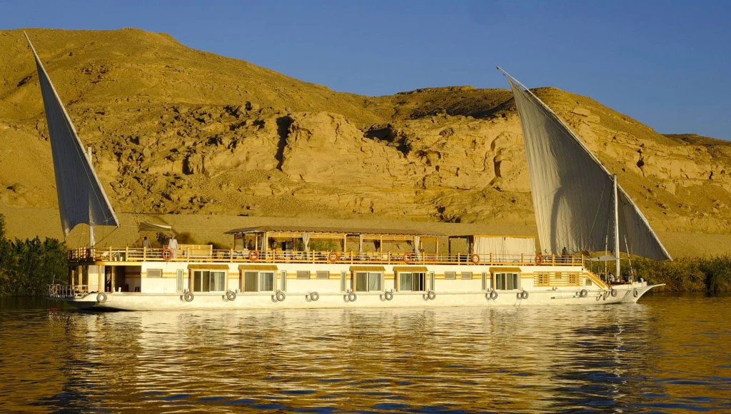 A prestigious stay on the waters of the Nile: discover Luxor and Aswan