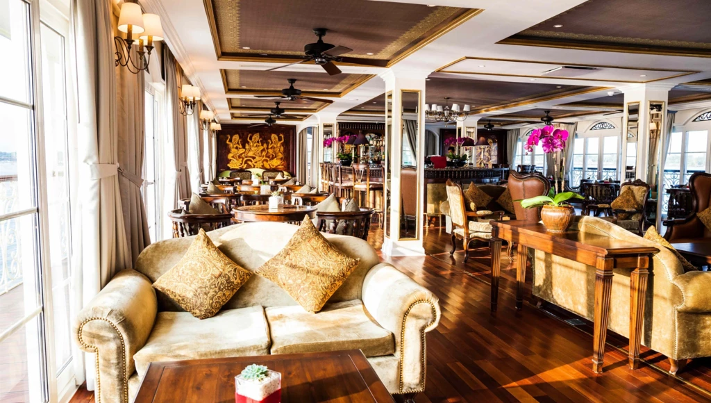 Prestigiosa navegación entre Vietnam y Camboya