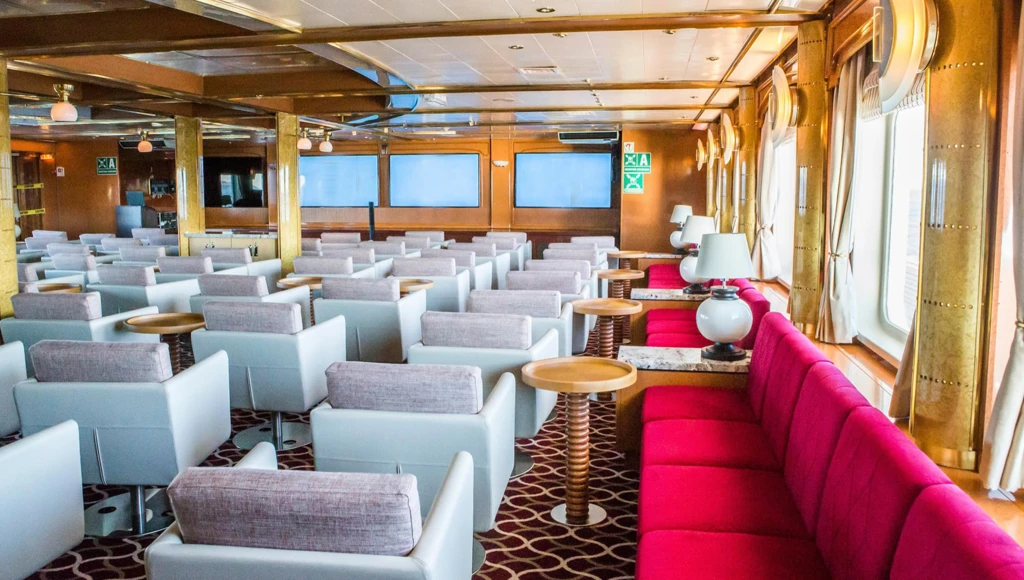 Aux confins du Grand Nord : 13 jours d'expédition unique entre les îles britanniques, l'Islande et le Svalbard