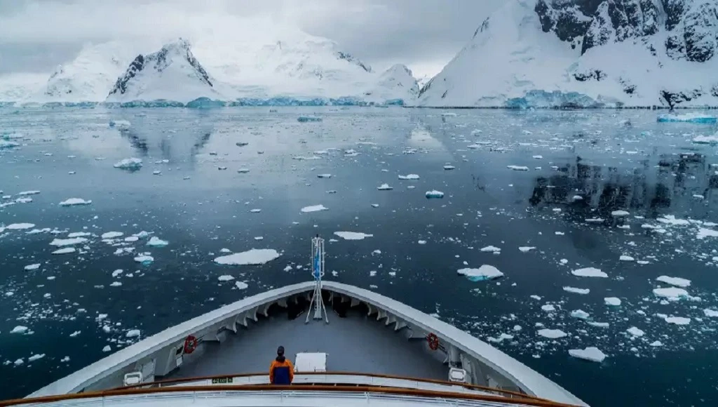 Überquerung des Polarkreises: 14-tägige Expedition in den Süden