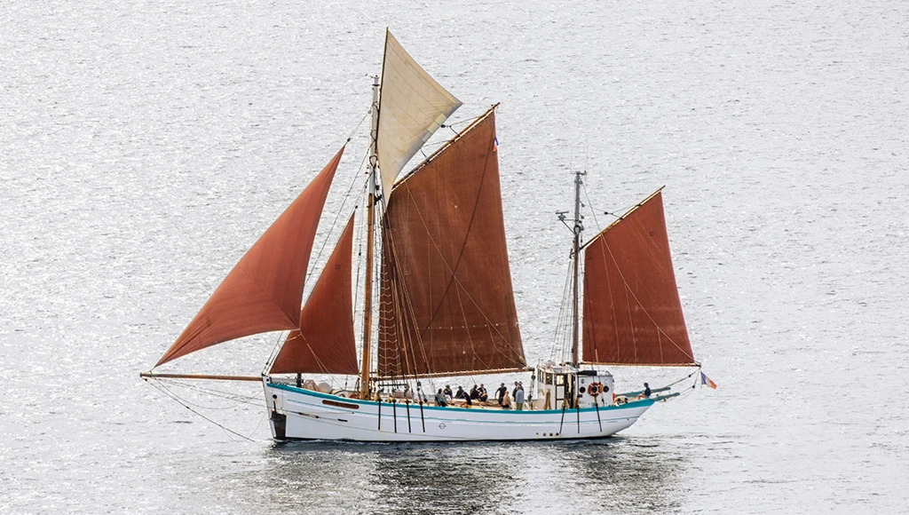 Aventure à voile en Norvège : 8 jours hors du temps vers les majestueuses Alpes de Lyngen