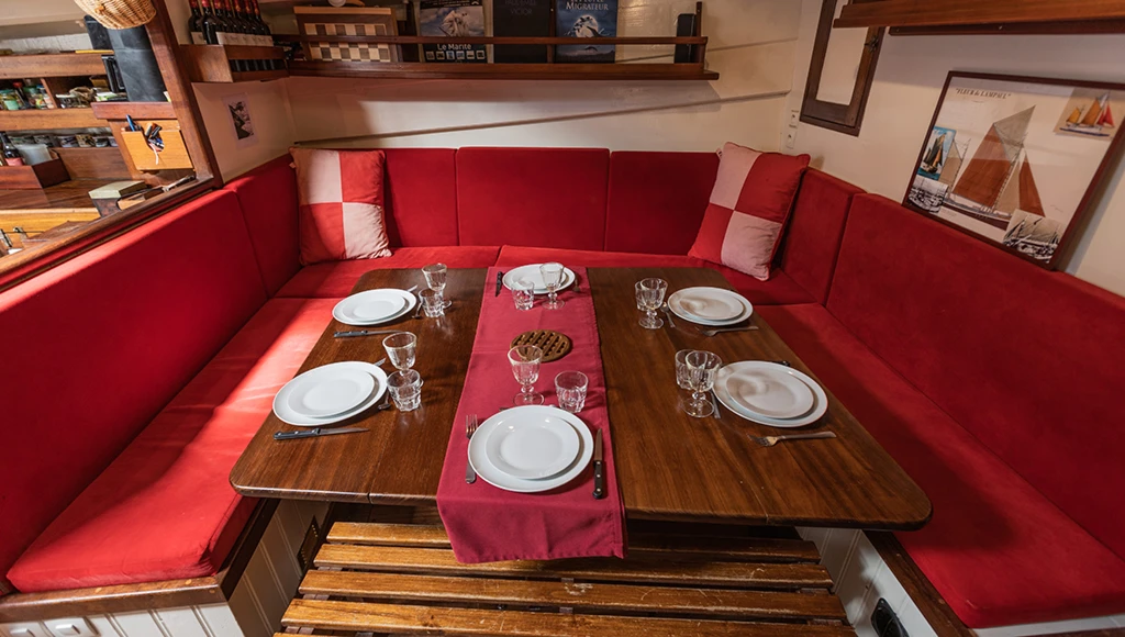 Aventure à voile en Norvège : 8 jours hors du temps vers les majestueuses Alpes de Lyngen