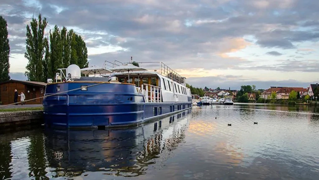 Christmas magic aboard a hotel barge: cruise along canals and traditional alsatian markets