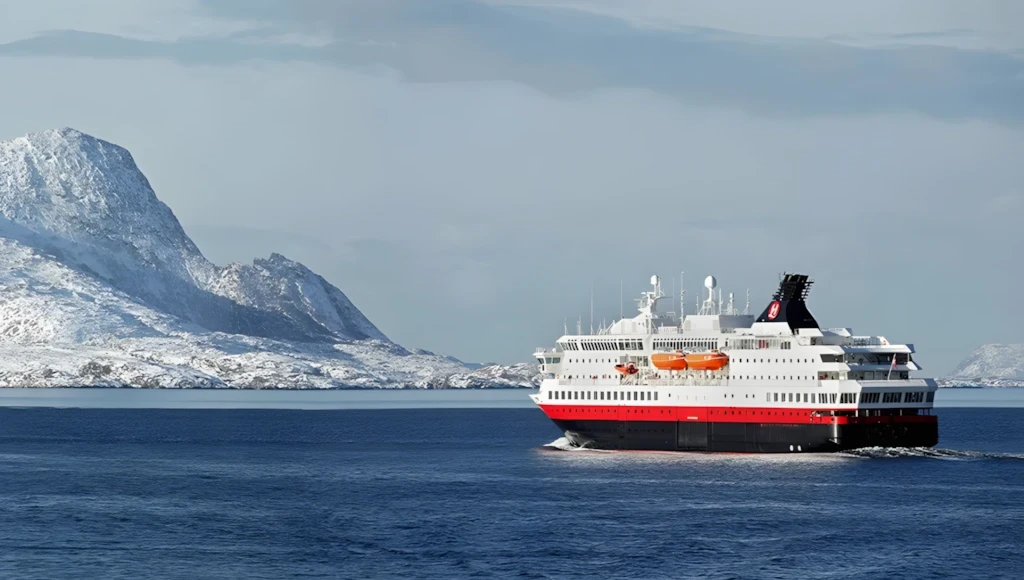 Croisière spectaculaire à travers les plus belles îles de l’Arctique norvégien : 6 jours de Kirkenes à Bergen