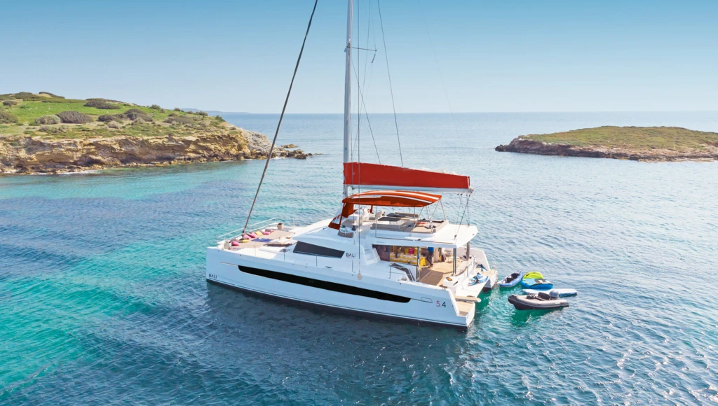 Avventura tropicale: una crociera in catamarano sulle acque cristalline del Mar dei Caraibi