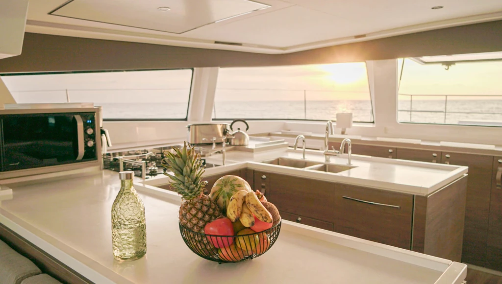 Avventura tropicale: una crociera in catamarano sulle acque cristalline del Mar dei Caraibi