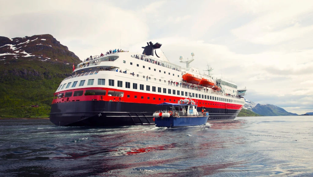 Spektakuläre Kreuzfahrt durch die schönsten Inseln der norwegischen Arktis: 6 Tage von Kirkenes nach Bergen