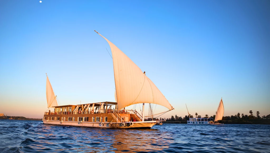 5-day cruise on the Nile with visits to Esna, Edfu, Kom Ombo, and Daraw