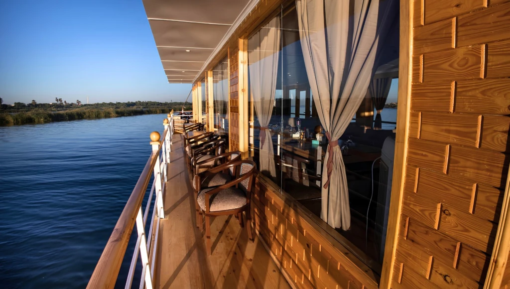 5-day cruise on the Nile with visits to Esna, Edfu, Kom Ombo, and Daraw