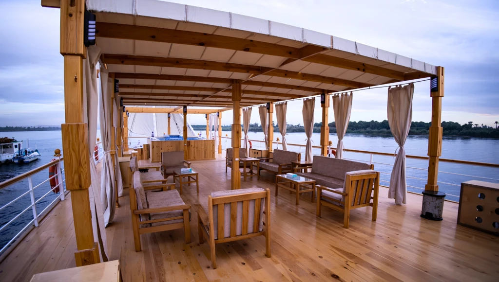 5-day cruise on the Nile with visits to Esna, Edfu, Kom Ombo, and Daraw