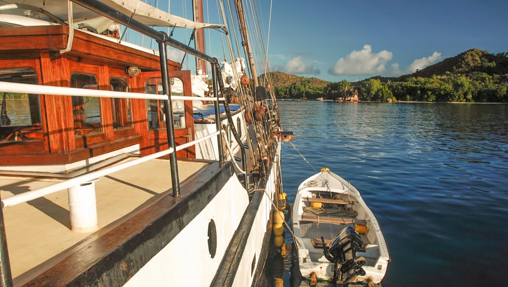 Crucero romántico de una semana por las Seychelles: evasión total en las playas más bellas del mundo