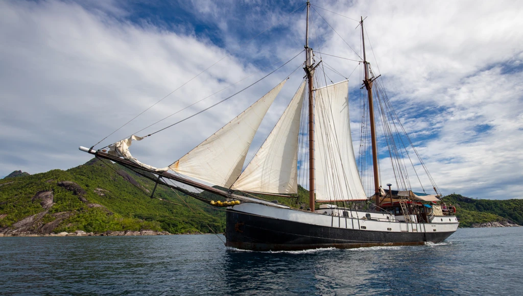 Crucero romántico de una semana por las Seychelles: evasión total en las playas más bellas del mundo