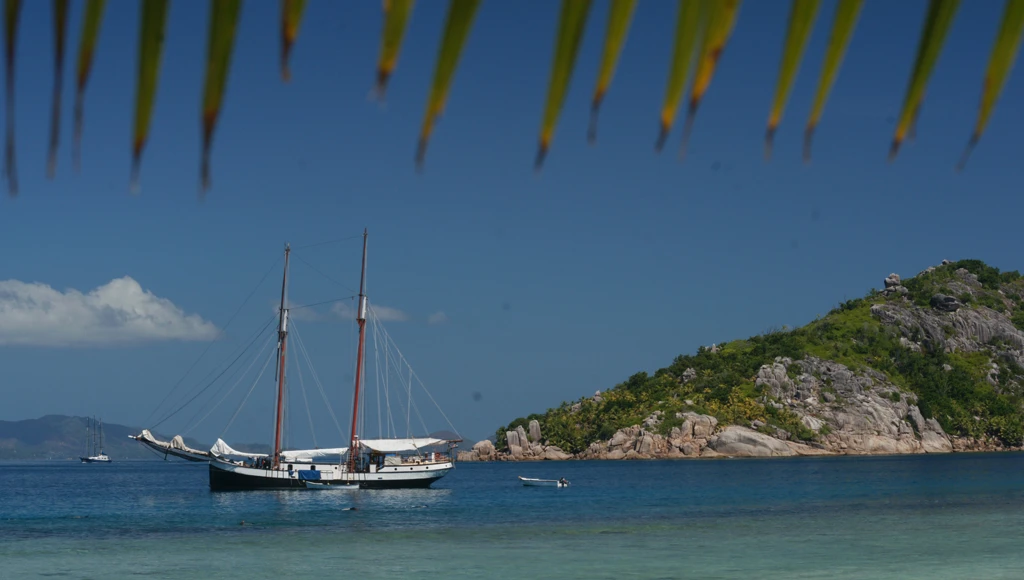 Crucero romántico de una semana por las Seychelles: evasión total en las playas más bellas del mundo