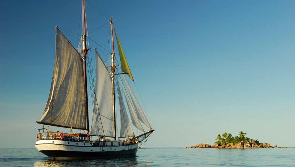 Crucero romántico de una semana por las Seychelles: evasión total en las playas más bellas del mundo