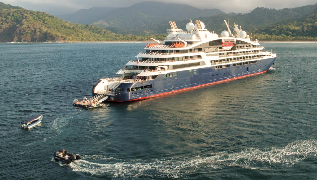 Croisière de 11 jours vers les terres ancestrales du Nord de l'Europe : loch de Belfast, Highlands écossais, Hébrides, Féroé et fjords islandais