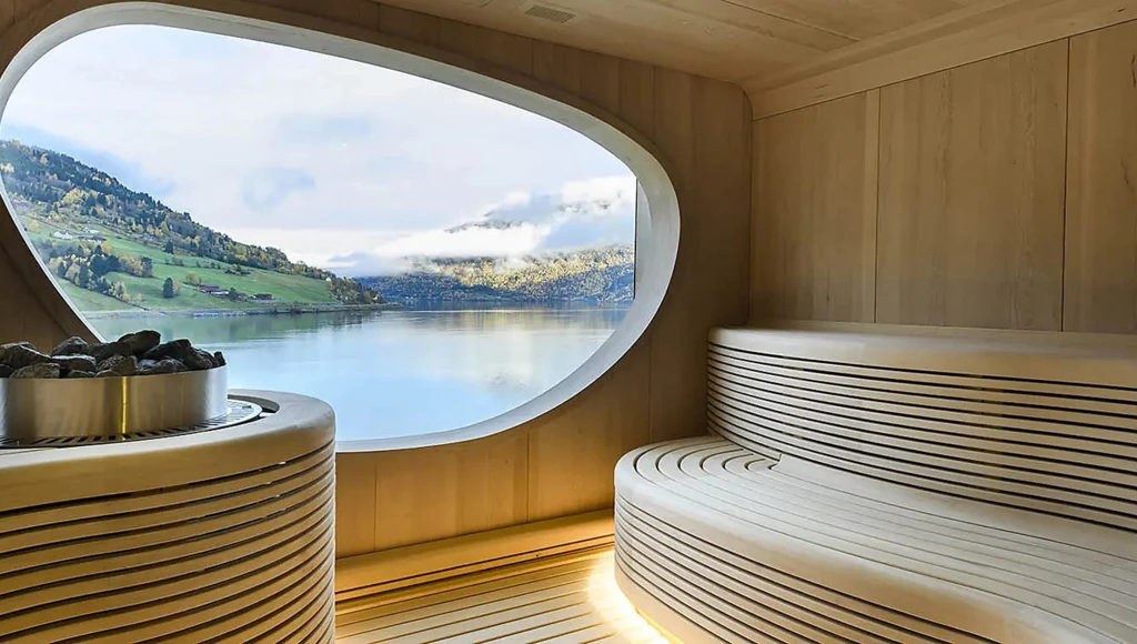 Croisière de 11 jours vers les terres ancestrales du Nord de l'Europe : loch de Belfast, Highlands écossais, Hébrides, Féroé et fjords islandais