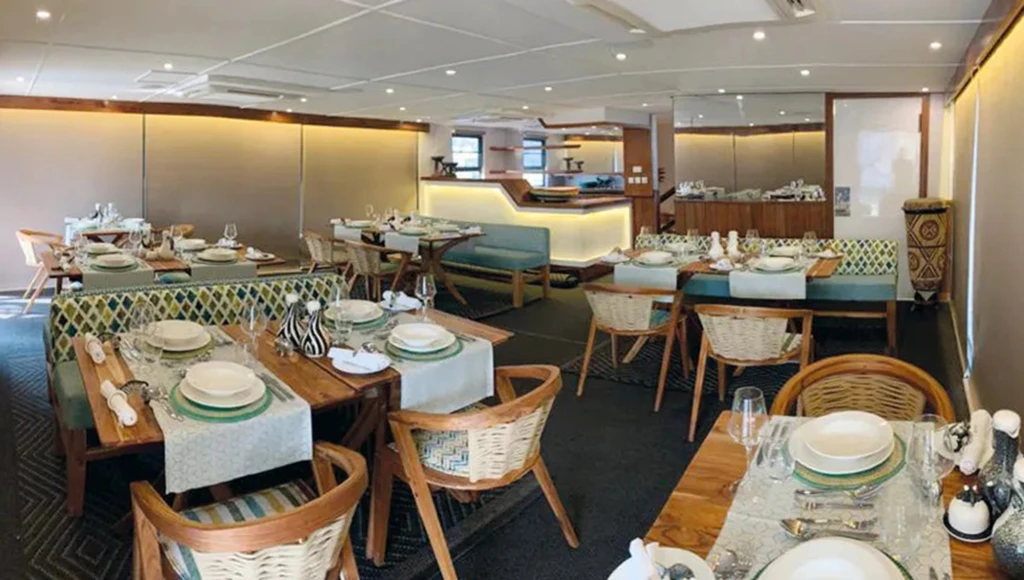 Crucero-safari de ensueño por África Austral, entre riquezas naturales y culturas ancestrales