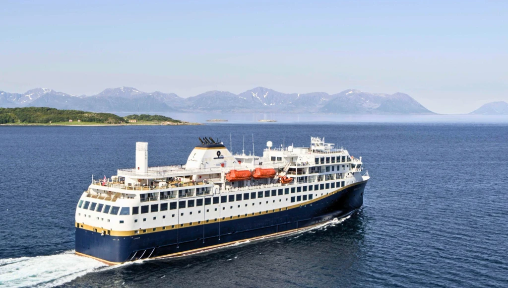 Voyage en terres boréales : 7 jours le long des côtes norvégiennes et séjour aux Lofoten