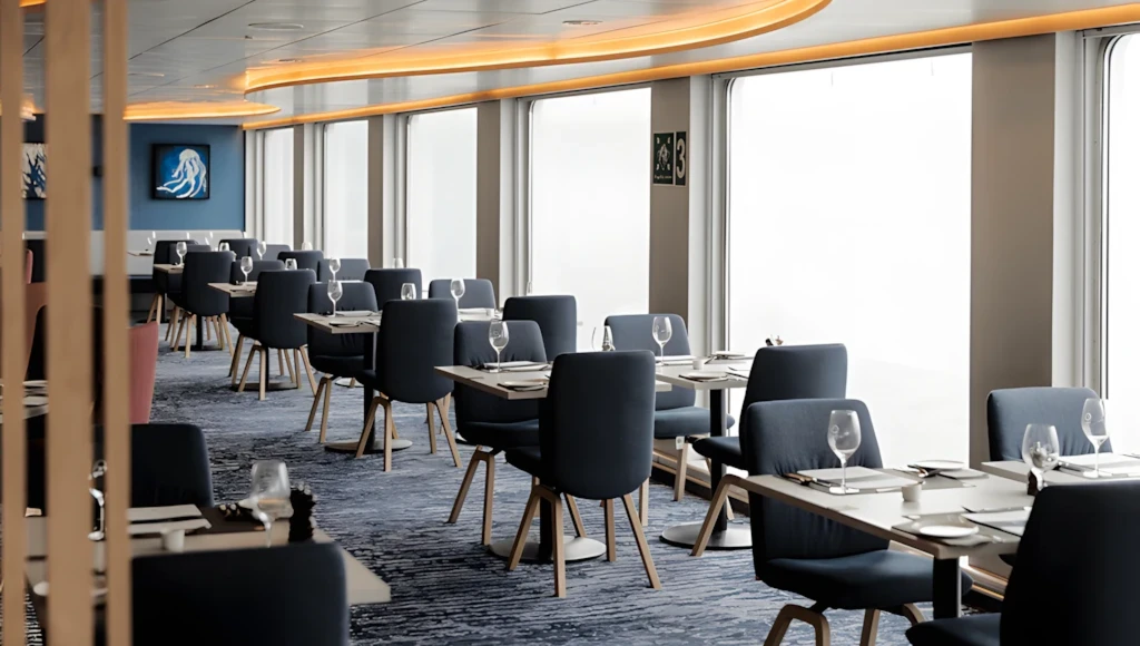 Arctic Odyssey: 5-day coastal cruise in Norway, with numerous stopovers from Kirkenes to Trondheim