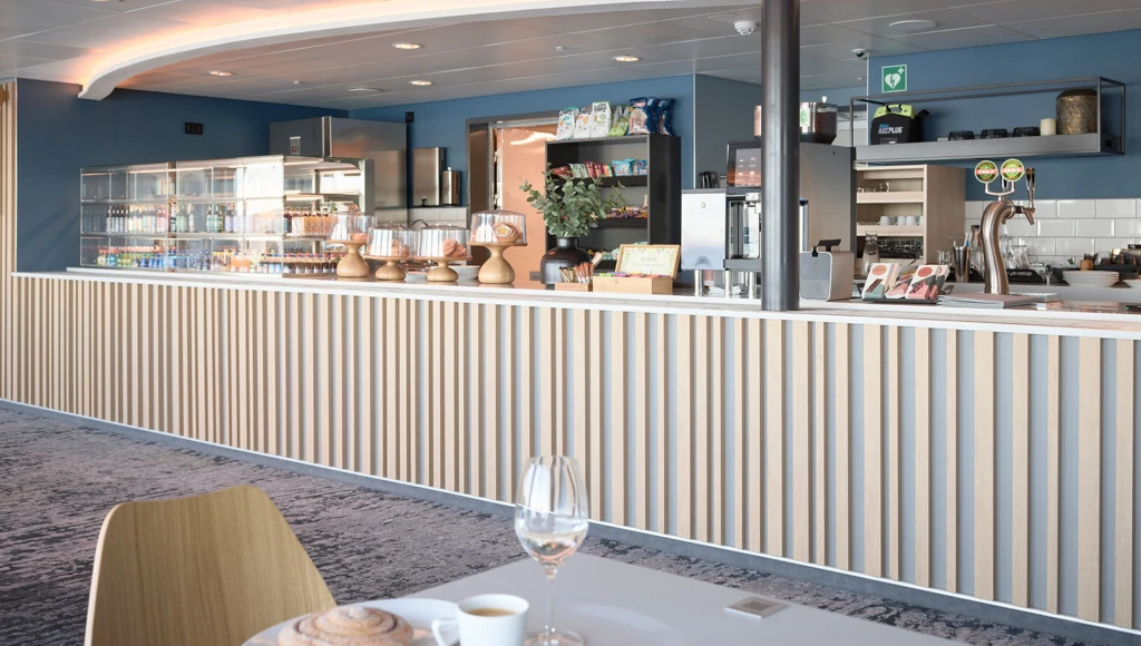 Arctic Odyssey: 5-day coastal cruise in Norway, with numerous stopovers from Kirkenes to Trondheim