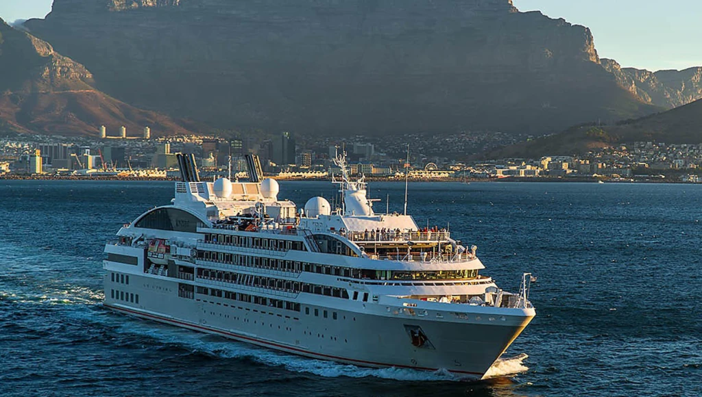 Aventure polaire à travers les archipels les plus emblématiques : 14 jours aux Hébrides, Shetland, Lofoten et Svalbard