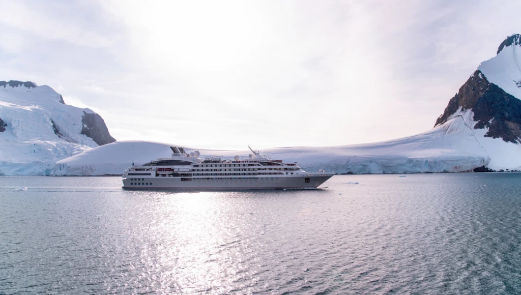 Aventure polaire à travers les archipels les plus emblématiques : 14 jours aux Hébrides, Shetland, Lofoten et Svalbard