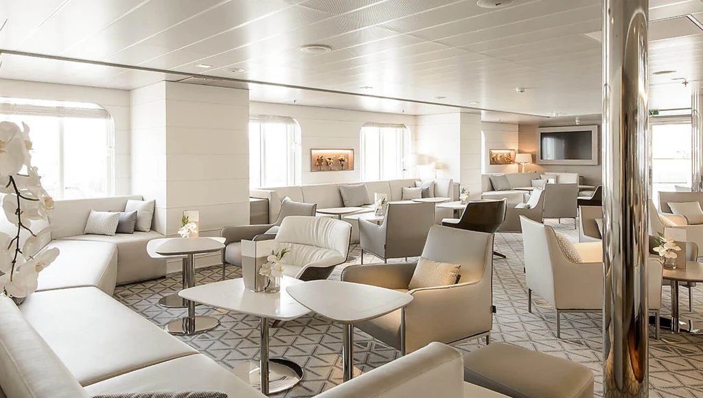 Aventure polaire à travers les archipels les plus emblématiques : 14 jours aux Hébrides, Shetland, Lofoten et Svalbard