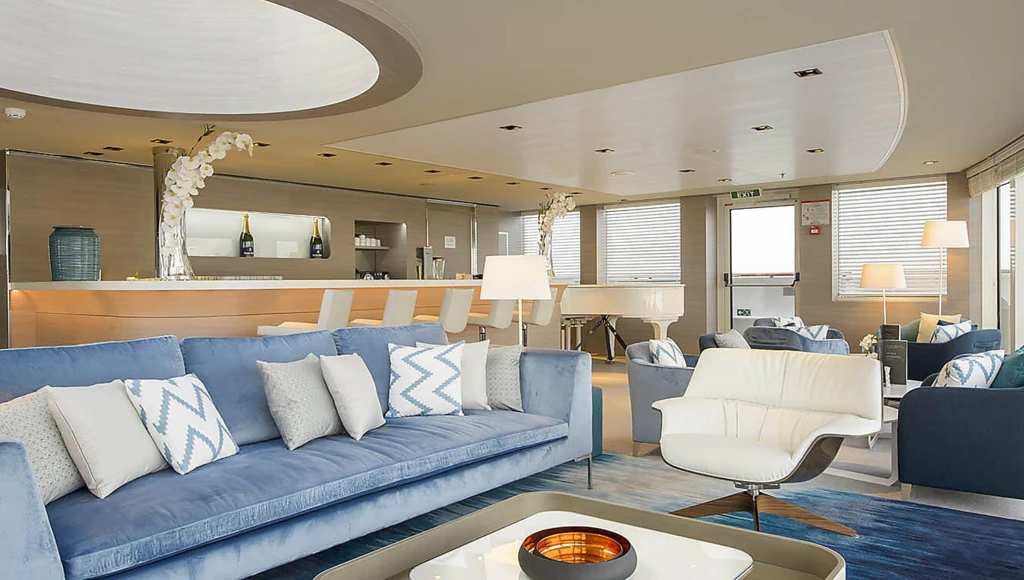 Aventure polaire à travers les archipels les plus emblématiques : 14 jours aux Hébrides, Shetland, Lofoten et Svalbard