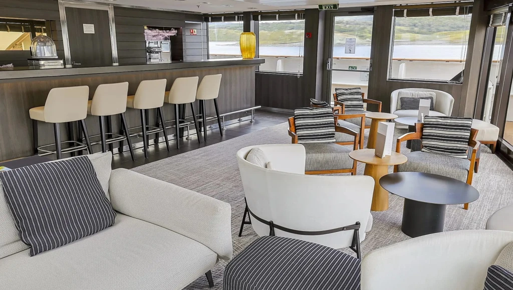 Isländische Fjorde, Vulkane und Geysire auf einer 8-tägigen Kreuzfahrt in Zusammenarbeit mit Radio Classique