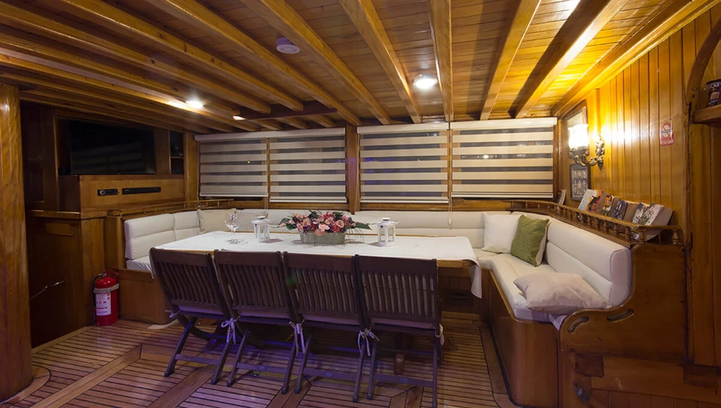 Toute la beauté de la Grèce dans une croisière d'une semaine en goélette dans les îles ioniennes, au départ de Corfou