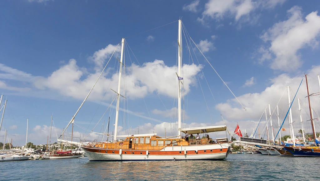 Toute la beauté de la Grèce dans une croisière d'une semaine en goélette dans les îles ioniennes, au départ de Corfou