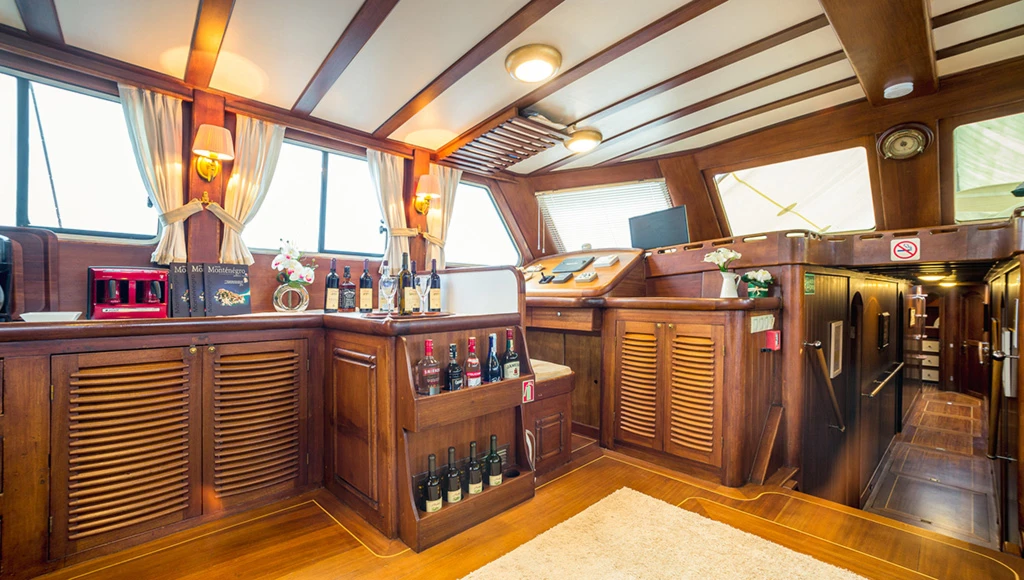 Schooner trip to Montenegro's sublime bays, between crystal-clear seas and majestic mountains