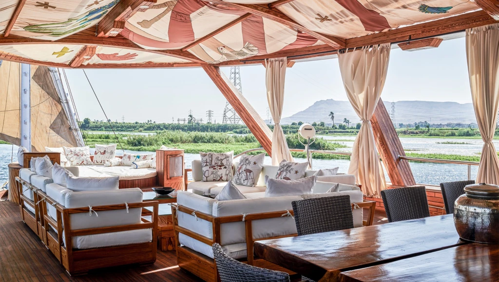 Luxury cruise aboard an exceptional Dahabieh: immerse yourself in Egypt's ancient treasures, from Luxor to Aswan