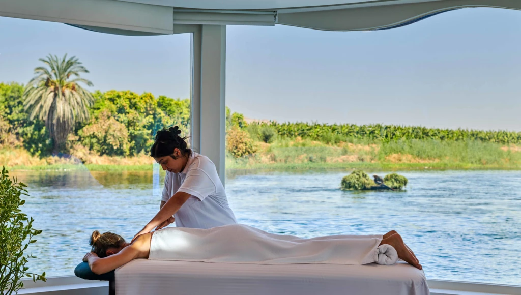 Luxury cruise aboard an exceptional Dahabieh: immerse yourself in Egypt's ancient treasures, from Luxor to Aswan
