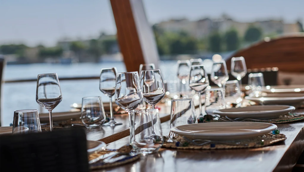 Luxury cruise aboard an exceptional Dahabieh: immerse yourself in Egypt's ancient treasures, from Luxor to Aswan