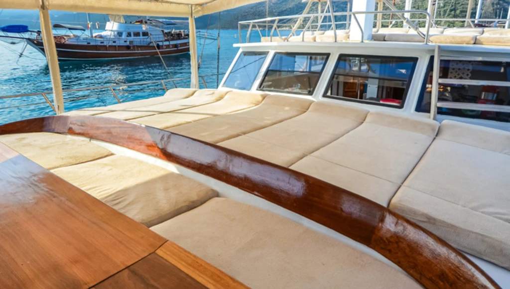 Mini croisière en goélette turque, de la Vallée des Papillons à la Plage des Tortues