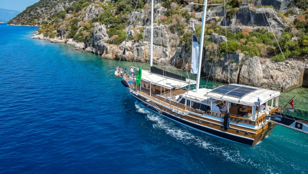 Mini croisière en goélette turque, de la Vallée des Papillons à la Plage des Tortues