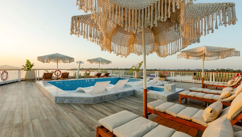 Escapade de rêve entre Louxor et Assouan : à la découverte des plus beaux temples d'Égypte lors d'une croisière de 5 jours sur le Nil