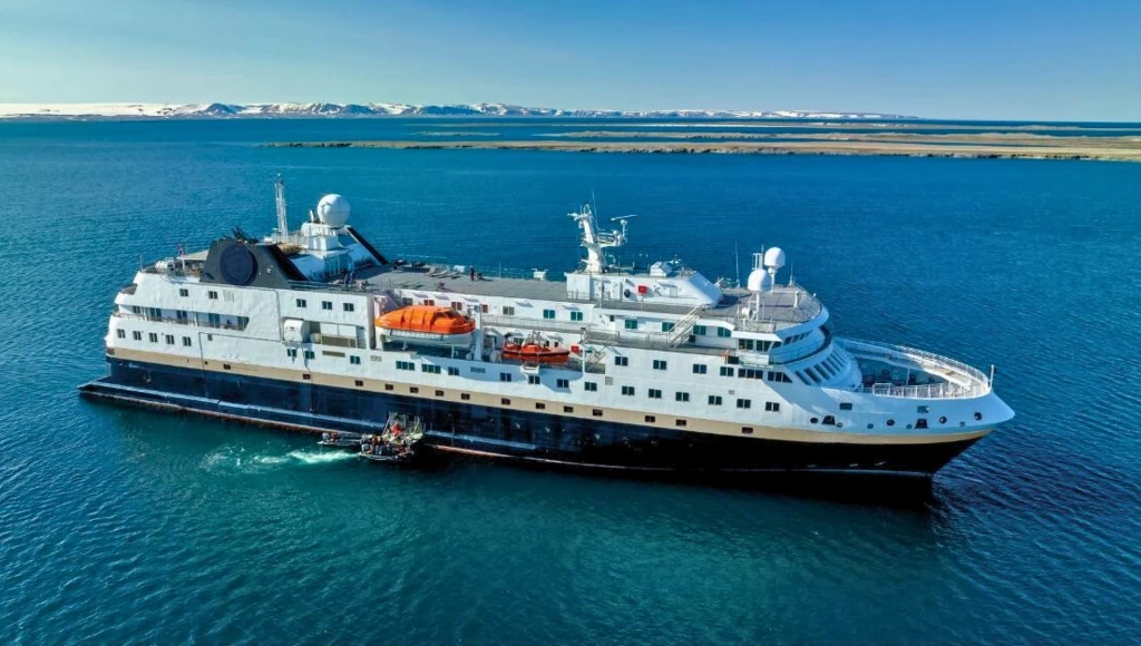 Majestic Norway at Christmas: Arctic Expedition Under the Northern Lights