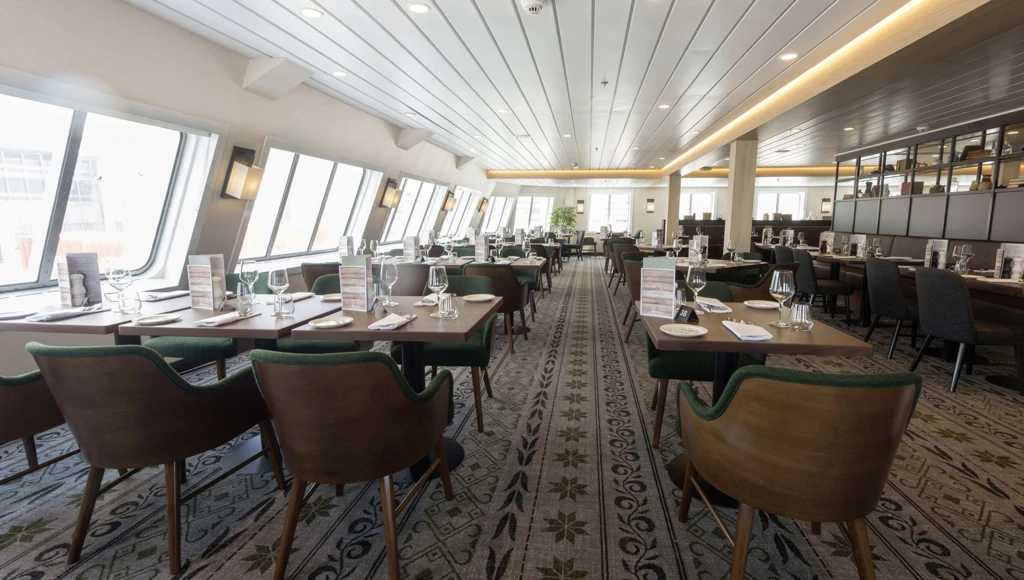 Les mystères du grand nord : voyage sur la côte Est intacte du Groenland dans le plus grand système de fjords au monde